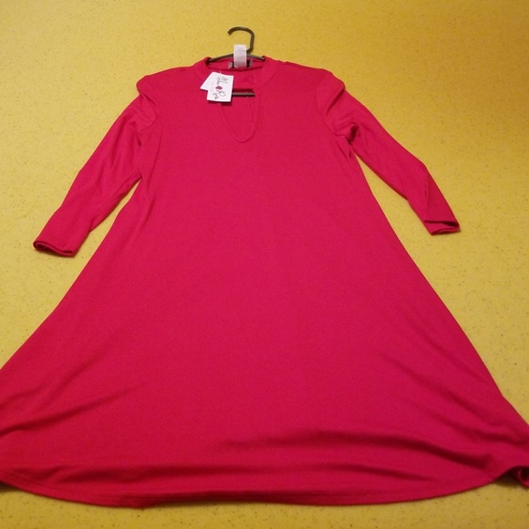 Red dress - Picture 3 of 3